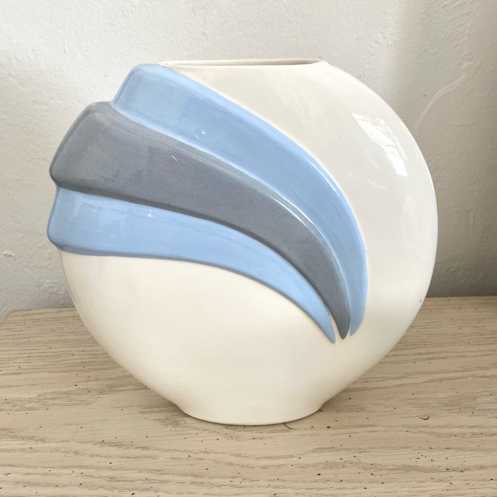 Vintage 1980s Art Deco Style Cornflower Blue and Cream Flat Round Ceramic Vase